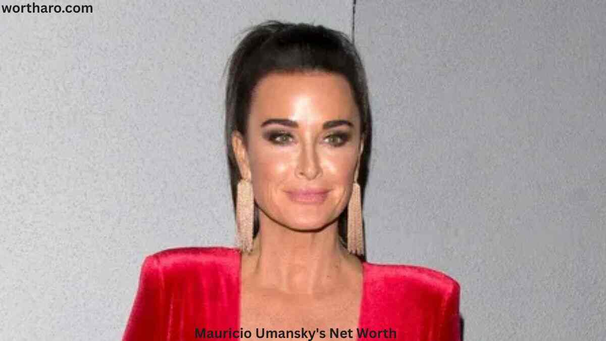 Mauricio Umansky Net Worth – Mauricio Umansky at a public event in a red outfit.